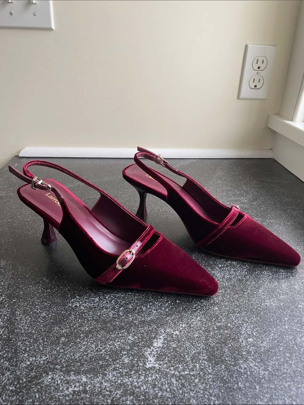 NWOT Larroude Size 7 Ines Wine Velvet Slingback Pointed-Toe Heels Burgundy